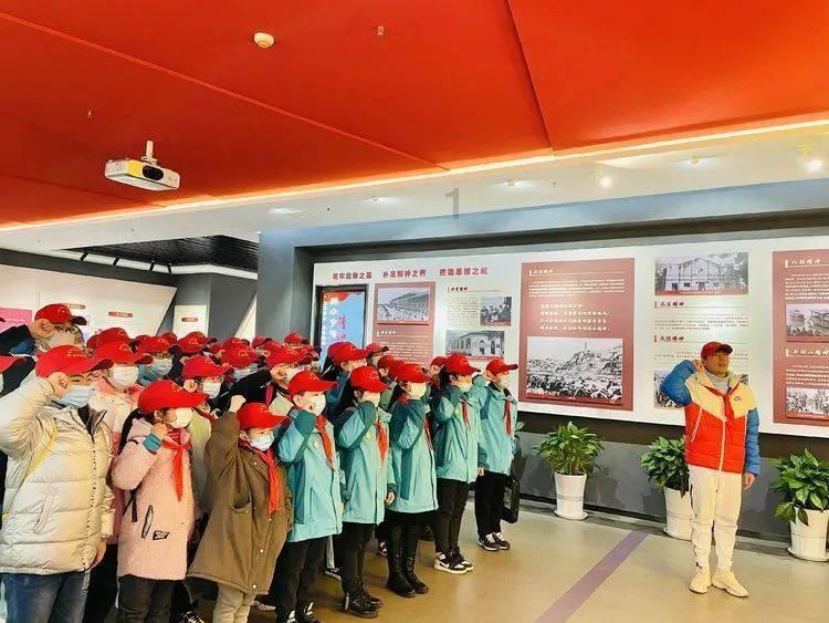 扬州迎来“新市民”国家二级保护动物凤头鹰“落户”