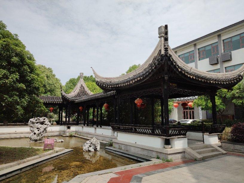 逃离危险禁地
