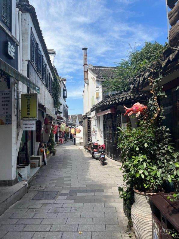 空袭敌营